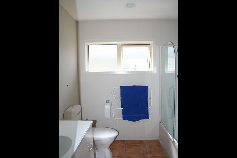 Photo of property in 9/103 Swanson Road, Henderson, Auckland, 0610