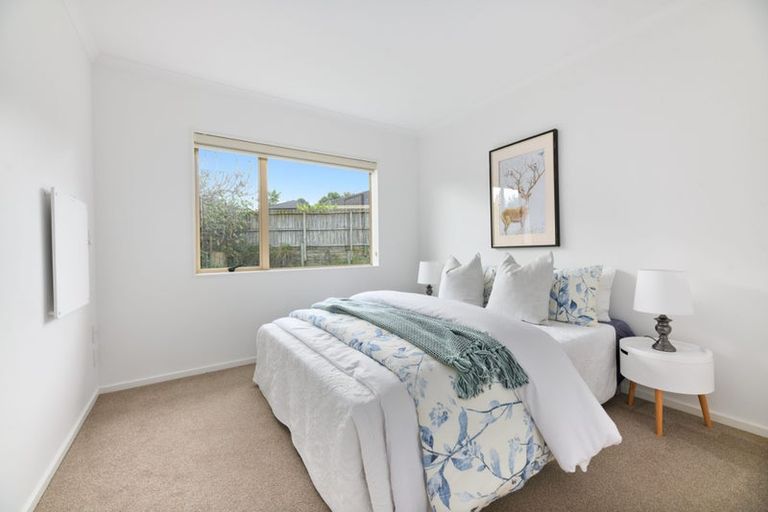 Photo of property in 17 Gendo Avenue, Henderson, Auckland, 0612