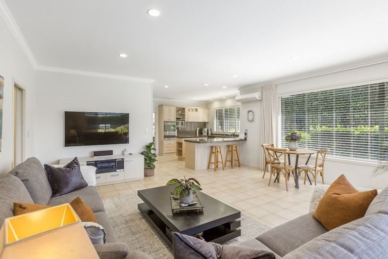 Photo of property in 45 Auld Street, Torbay, Auckland, 0630