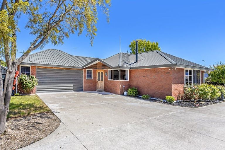 Photo of property in 306a Pages Road, Wainoni, Christchurch, 8061