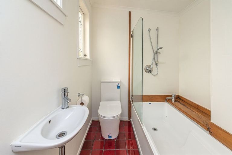 Photo of property in 10 Selwyn Crescent, College Estate, Whanganui, 4500