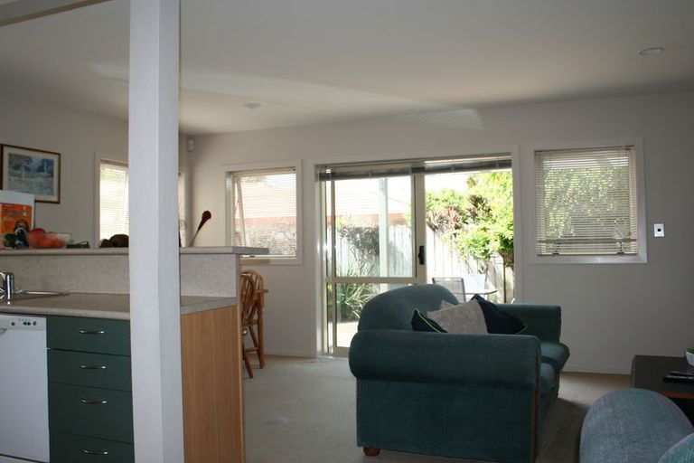 Photo of property in 9/103 Swanson Road, Henderson, Auckland, 0610