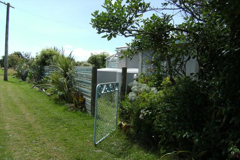 Photo of property in 41 Nuku Street, Tangimoana, 4822
