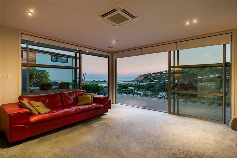 Photo of property in 6 Challenger Lane, Redcliffs, Christchurch, 8081