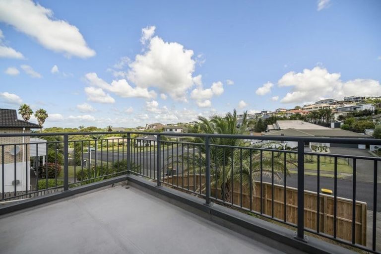 Photo of property in 3 Ambassador Glade, Orewa, 0931