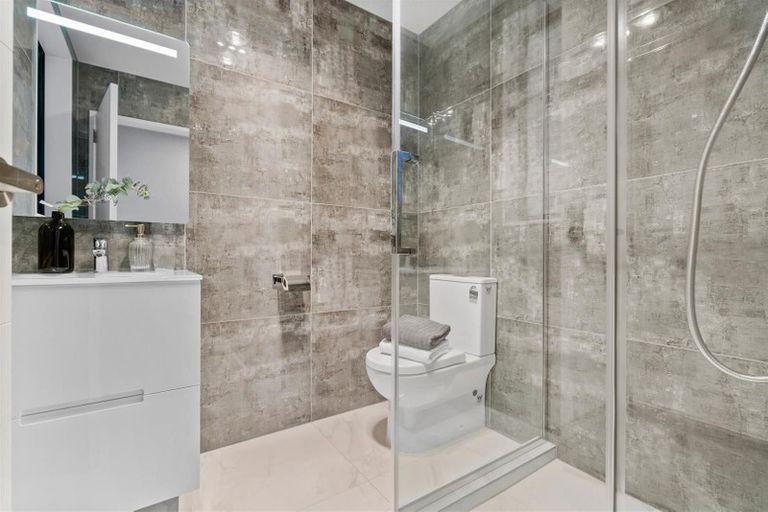 Photo of property in 100 Parkview Drive, Gulf Harbour, Whangaparaoa, 0930