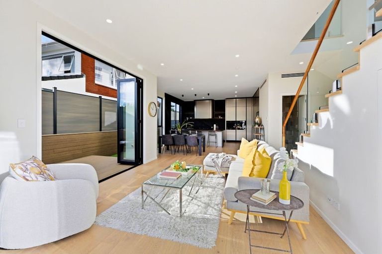 Photo of property in 23b Sorrel Crescent, Bucklands Beach, Auckland, 2012
