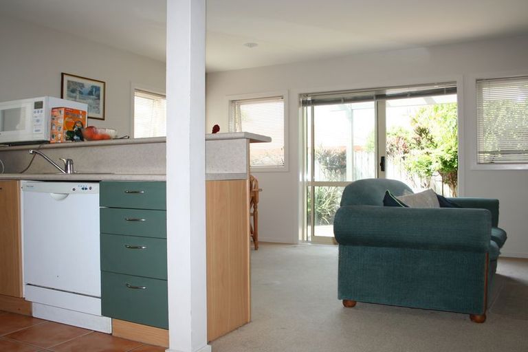 Photo of property in 9/103 Swanson Road, Henderson, Auckland, 0610