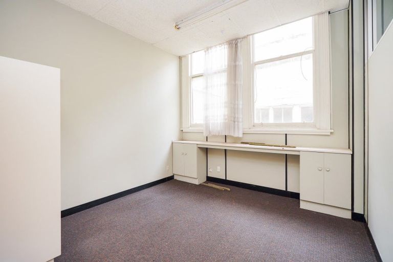 Photo of property in 24 Esk Street, Roslyn, Palmerston North, 4414