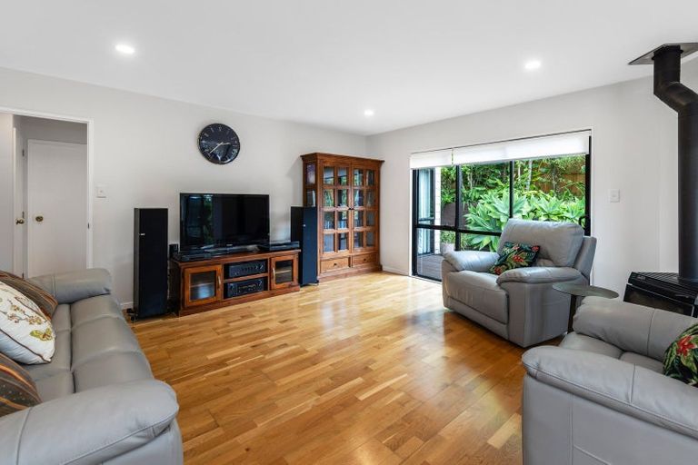 Photo of property in 446f West Coast Road, Glen Eden, Auckland, 0602