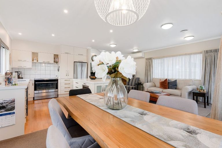 Photo of property in 35 Masefield Terrace, Kelvin Grove, Palmerston North, 4414