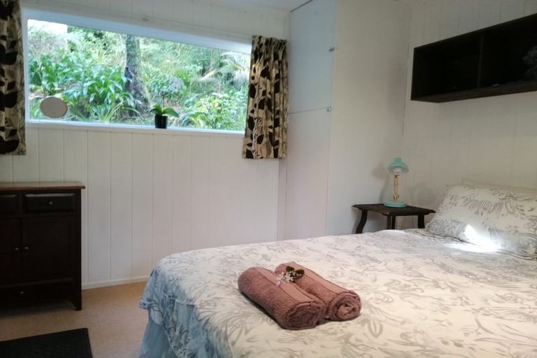 Photo of property in 10-12 Glenesk Road, Piha, New Lynn, 0772