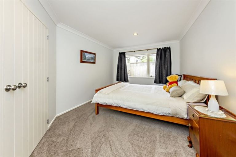 Photo of property in 23 Tuakura Way, The Gardens, Auckland, 2105