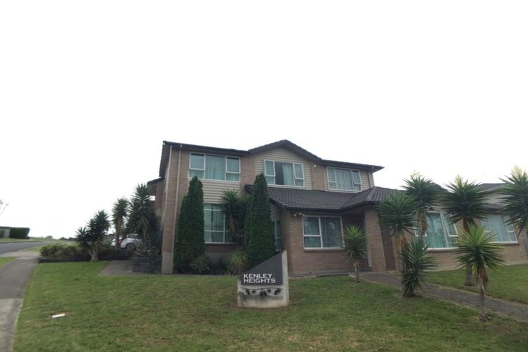 Photo of property in 1 Kenley Heights, Flat Bush, Auckland, 2016