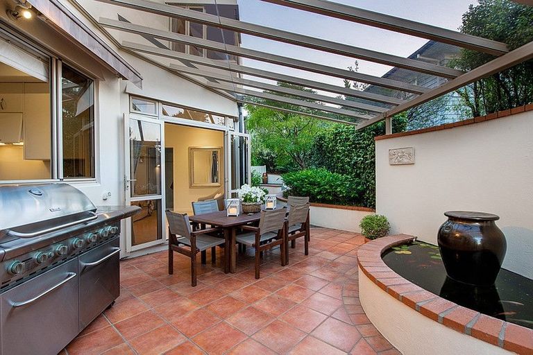 Photo of property in 3/284 Lake Road, Hauraki, Auckland, 0622