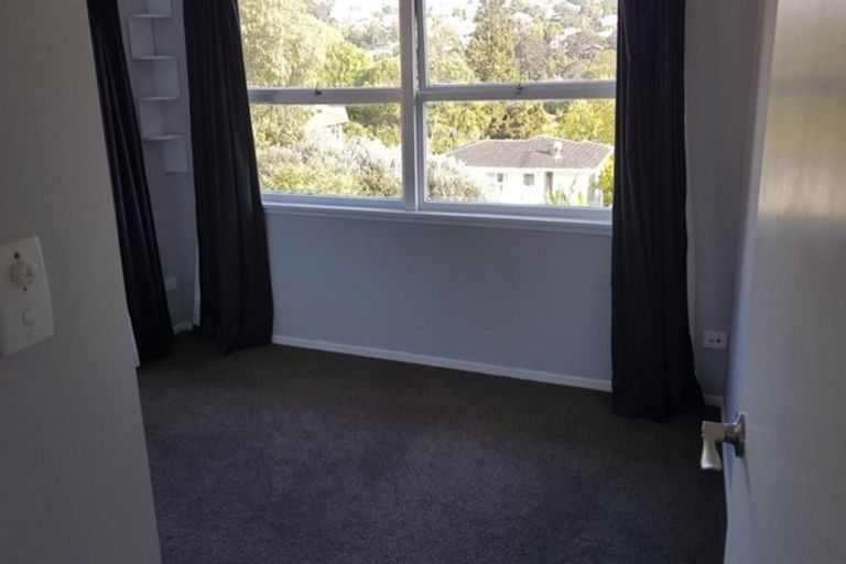 Photo of property in 365 Wairau Road, Totara Vale, Auckland, 0629