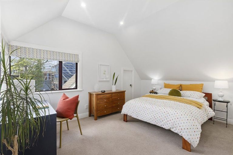 Photo of property in 6 Lochiel Road, Khandallah, Wellington, 6035