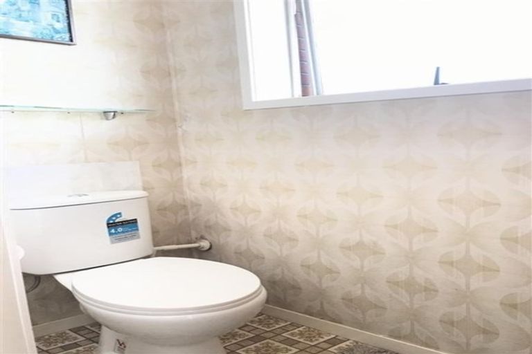 Photo of property in 1/36 Blacklock Avenue, Henderson, Auckland, 0612