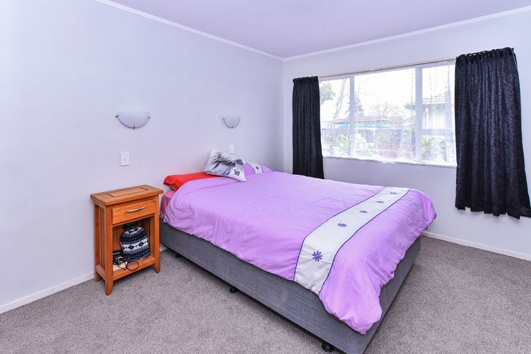 Photo of property in 2/11 Berwyn Avenue, Takanini, 2112