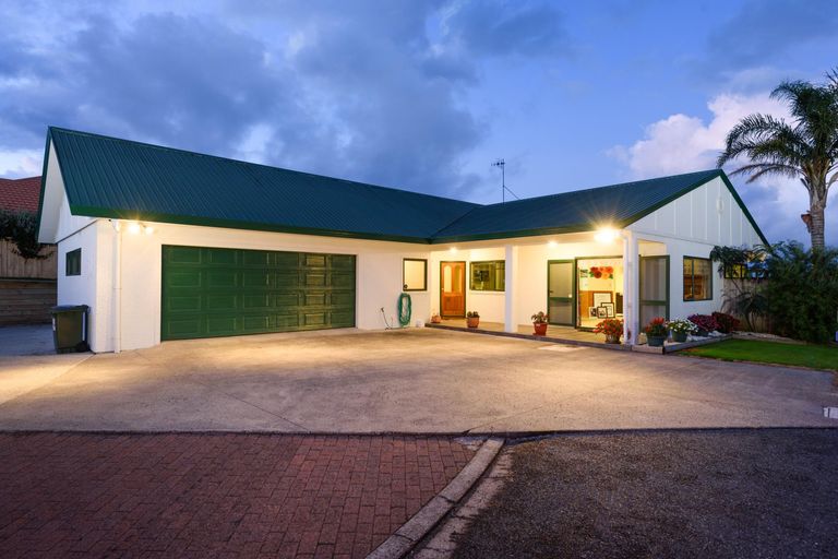 Photo of property in 51 Fairview Place, Te Puke, 3119