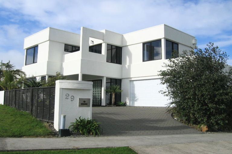 Photo of property in 29 Ruapehu Drive, Fitzherbert, Palmerston North, 4410