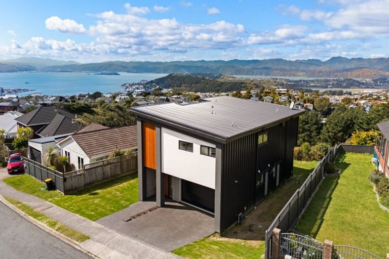 Photo of property in 49 Ashton Fitchett Drive, Brooklyn, Wellington, 6021