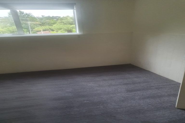 Photo of property in 102 Saddleback Rise, Murrays Bay, Auckland, 0630