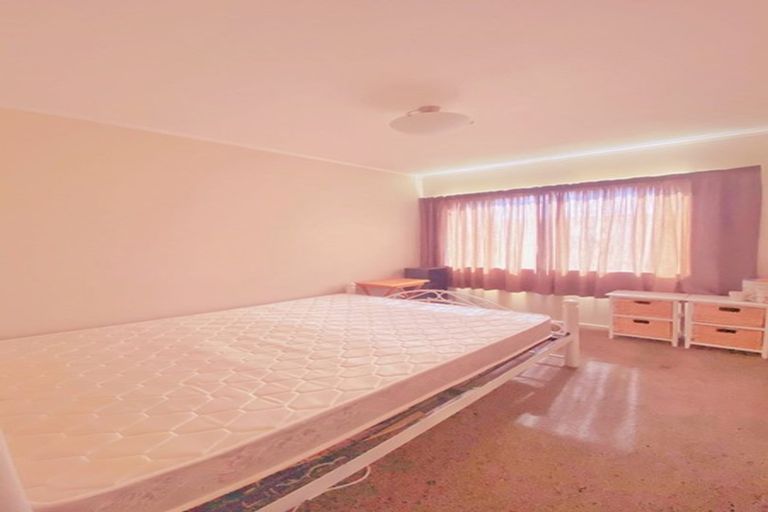 Photo of property in 2/717 East Coast Road, Browns Bay, Auckland, 0630