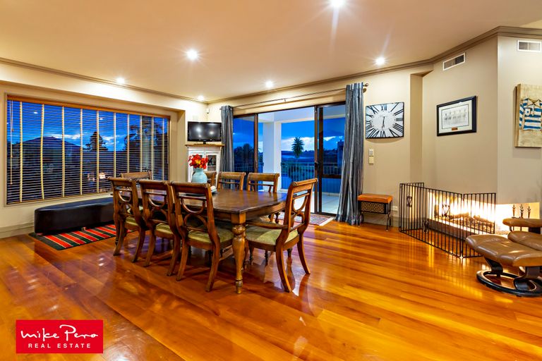 Photo of property in 54 Keywella Drive, Conifer Grove, Takanini, 2112