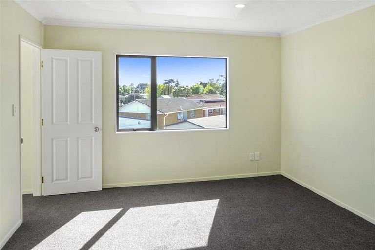 Photo of property in 86a Rosewarne Crescent, Glendene, Auckland, 0602