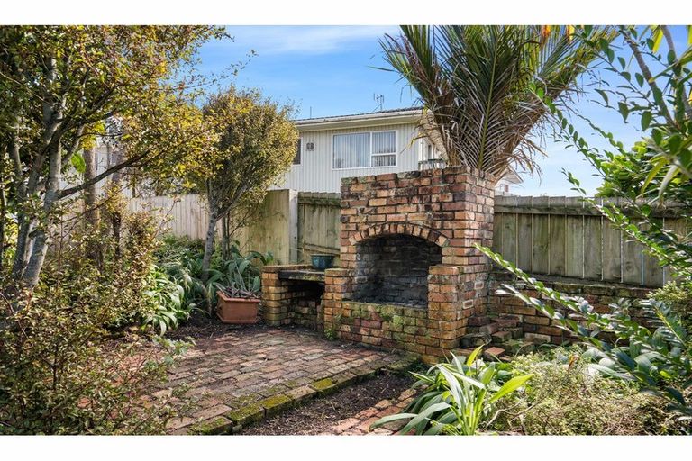 Photo of property in 44 Shetland Street, Glen Eden, Auckland, 0602