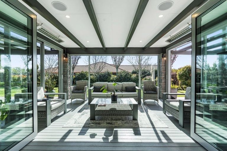 Photo of property in 7b Royal Heights, Glen Avon, New Plymouth, 4312