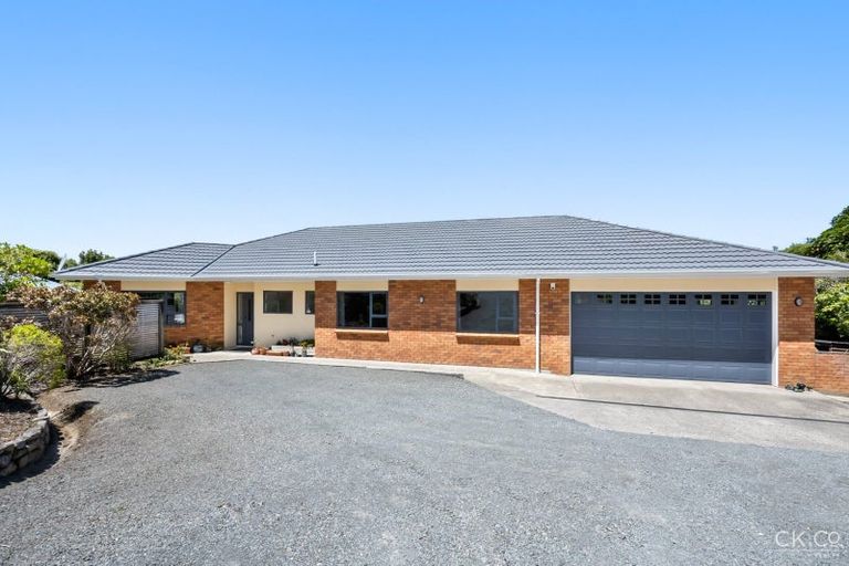 Photo of property in 8a Garrett Place, Riverstone Terraces, Upper Hutt, 5018