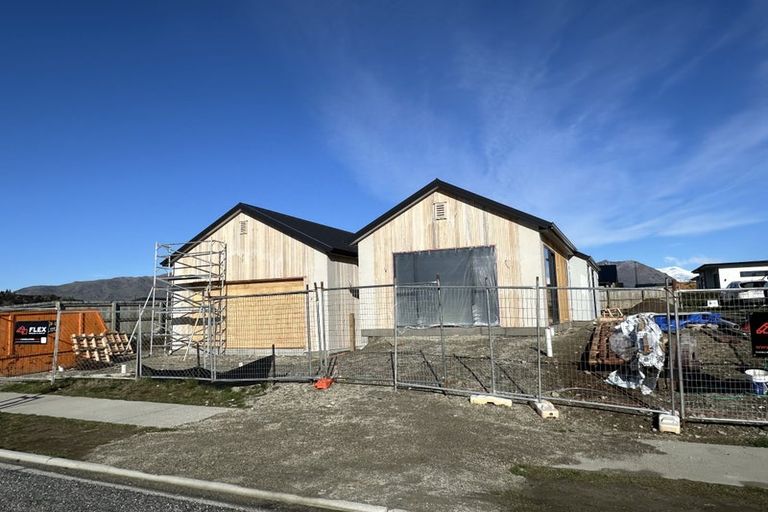 Photo of property in 11 Rua Street, Albert Town, Wanaka, 9305