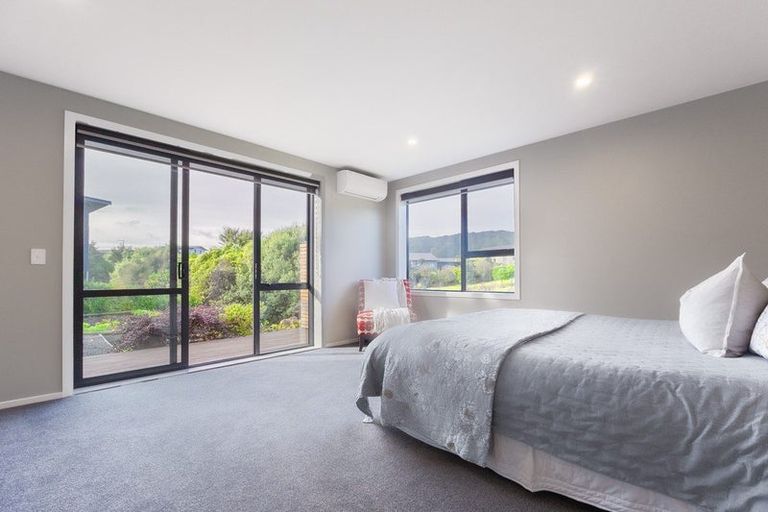 Photo of property in 21 Ferndale Drive, Waikanae, 5036