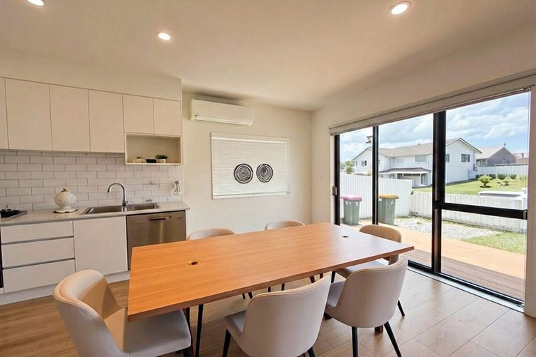 Photo of property in 3a Sheralee Place, Bucklands Beach, Auckland, 2014