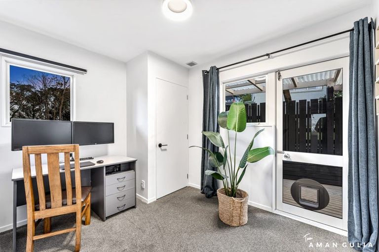 Photo of property in 22 Whangaparaoa Road, Red Beach, 0932