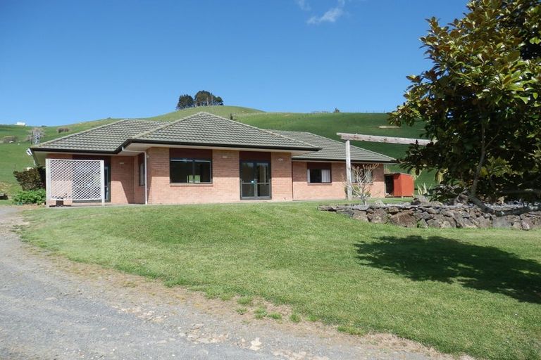 Photo of property in 200 Totara Road, Ararimu, Drury, 2579