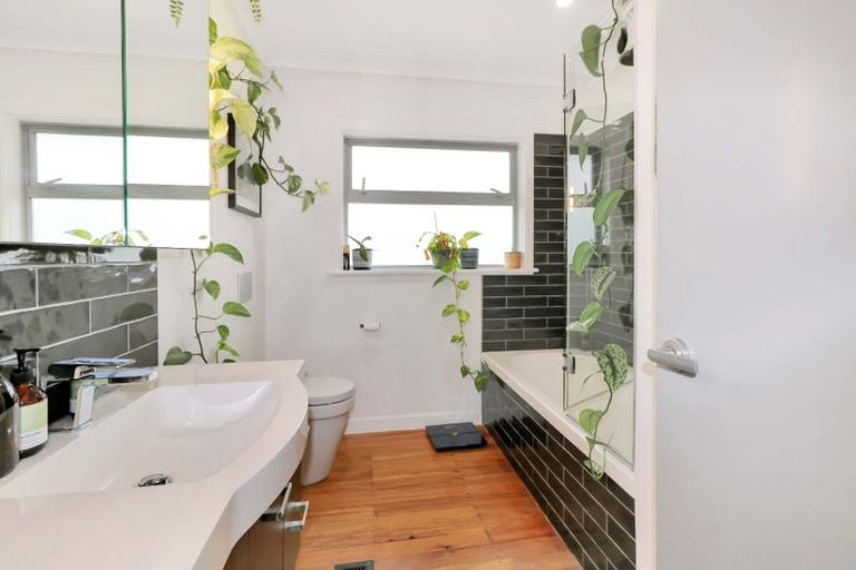 Photo of property in 24 Hudson Avenue, Ebdentown, Upper Hutt, 5018