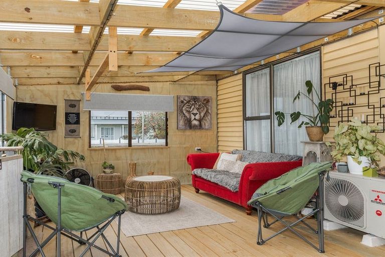 Photo of property in 20 Bentham Street, Westport, 7825