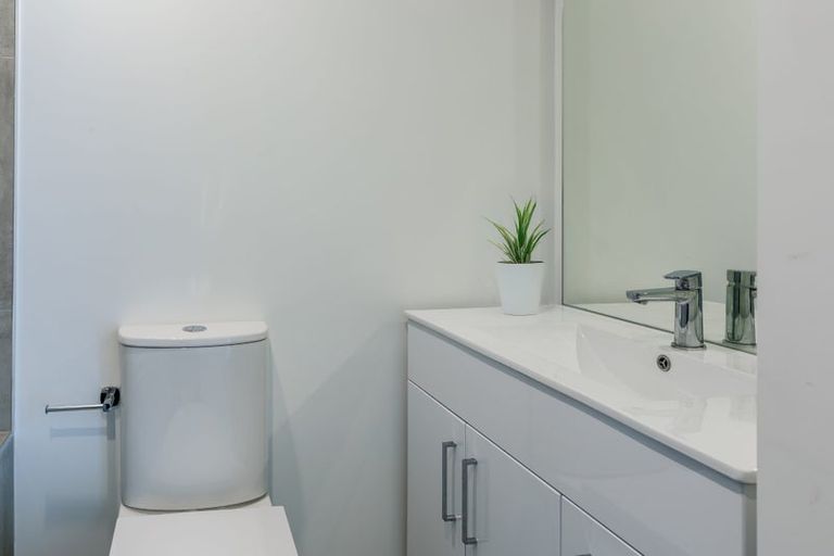 Photo of property in 14 Papai Lane, Massey, Auckland, 0614