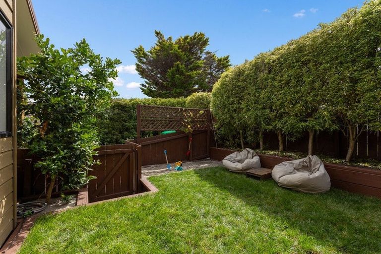 Photo of property in 1/92 Kervil Avenue, Te Atatu Peninsula, Auckland, 0610