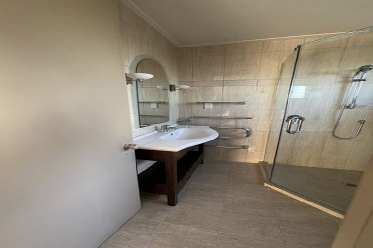 Photo of property in 16 Pounamu Place, Shelly Park, Auckland, 2014