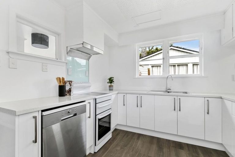 Photo of property in 20 Parenga Street, Wainuiomata, Lower Hutt, 5014