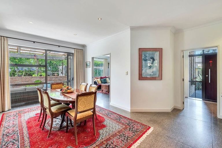 Photo of property in 21 South Kensington Way, Henderson, Auckland, 0612