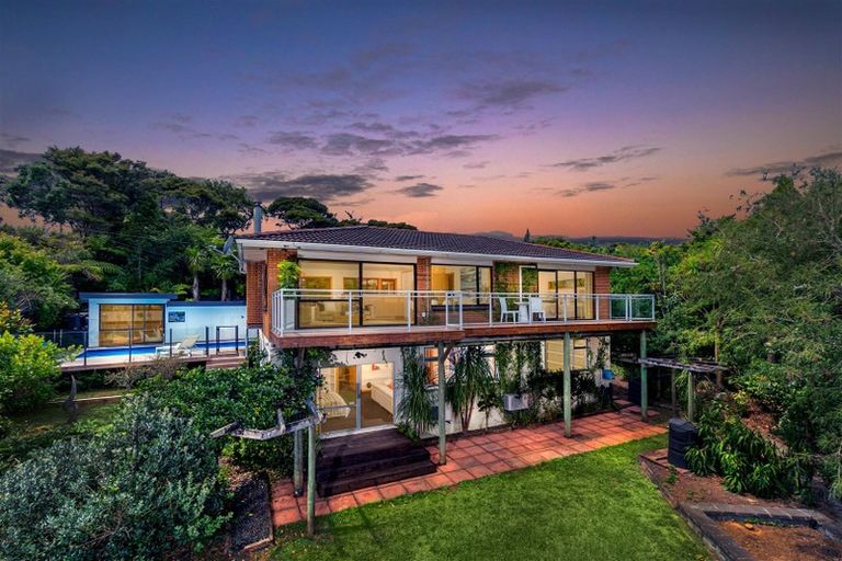 Photo of property in 18 Rahui Road, Greenhithe, Auckland, 0632