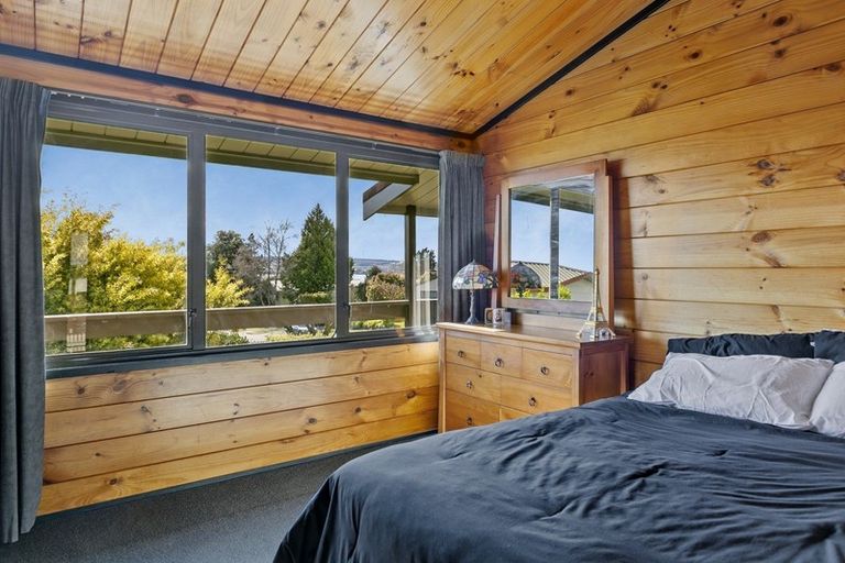 Photo of property in 4 Ward Place, Richmond Heights, Taupo, 3330
