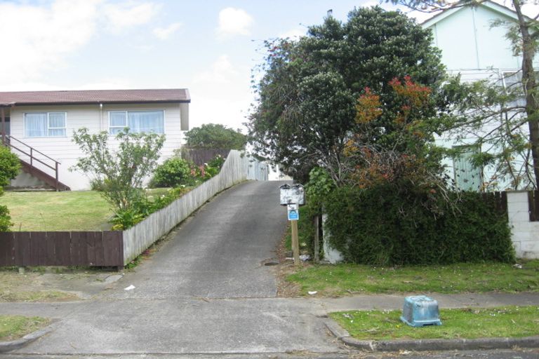 Photo of property in 2/22 Moncrieff Avenue, Clendon Park, Auckland, 2103