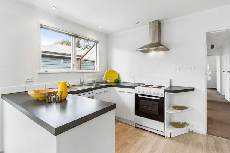 Photo of property in 15 Frostbite Place, Ranui, Auckland, 0612