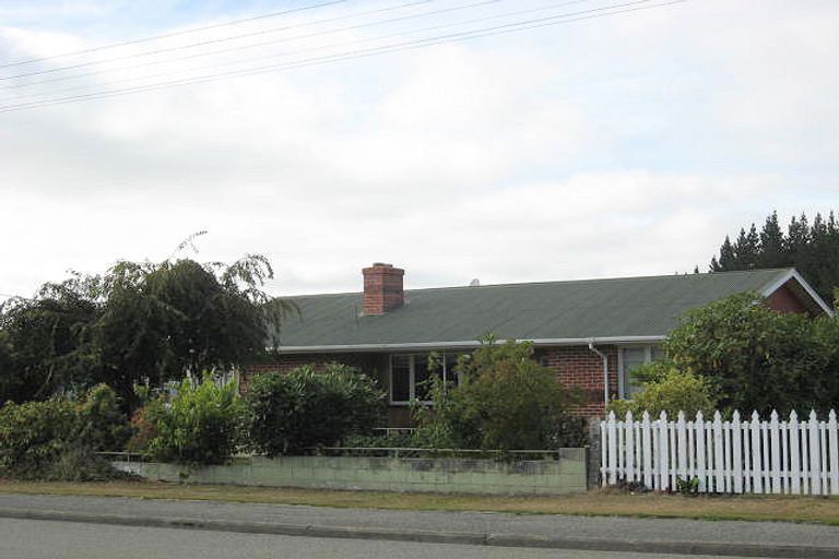 Photo of property in 11 Edward Street, Waimate, 7924